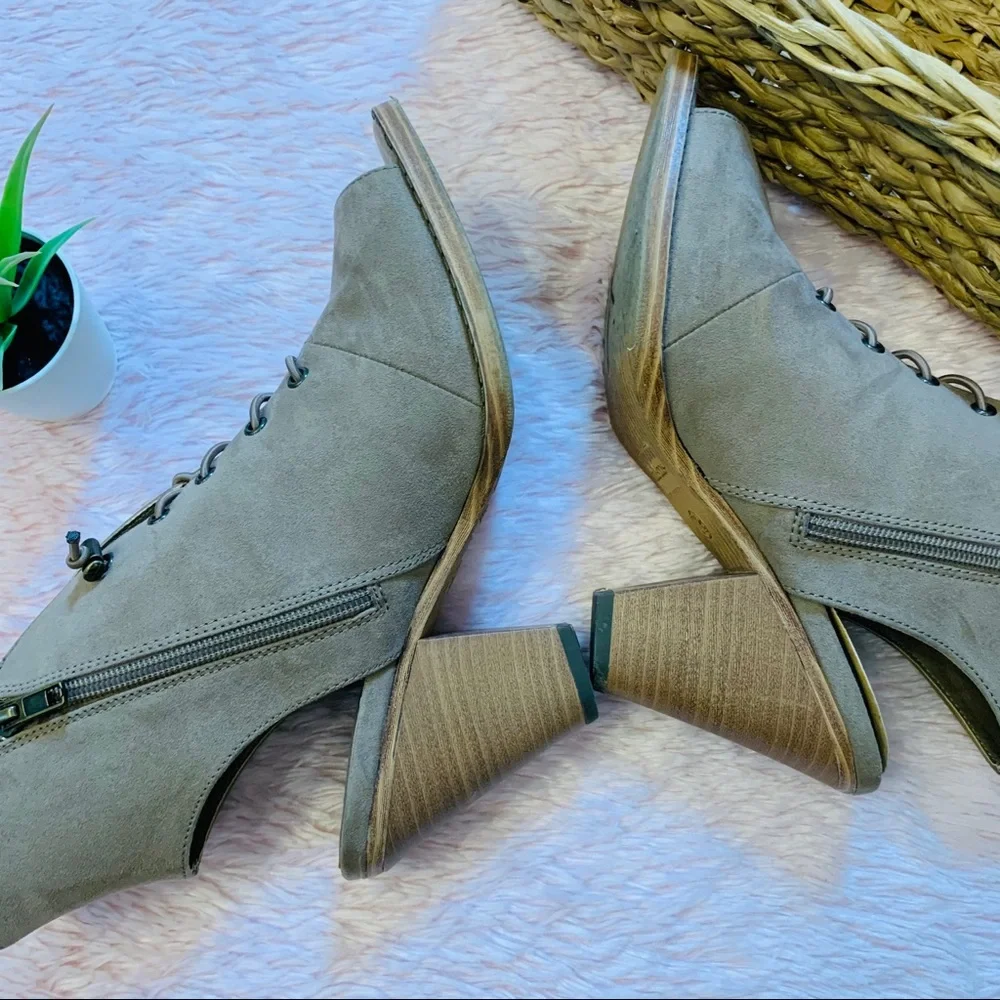 Altar'd State Rohanna Bootie 7.5 Tan Heeled Open - Picture 5 of 9